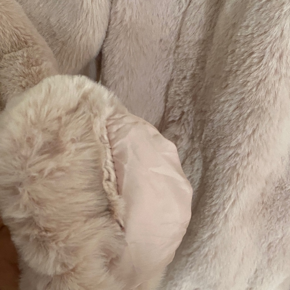 Cozy Women's Teddy Jacket in Soft Pink - Picture 6 of 11